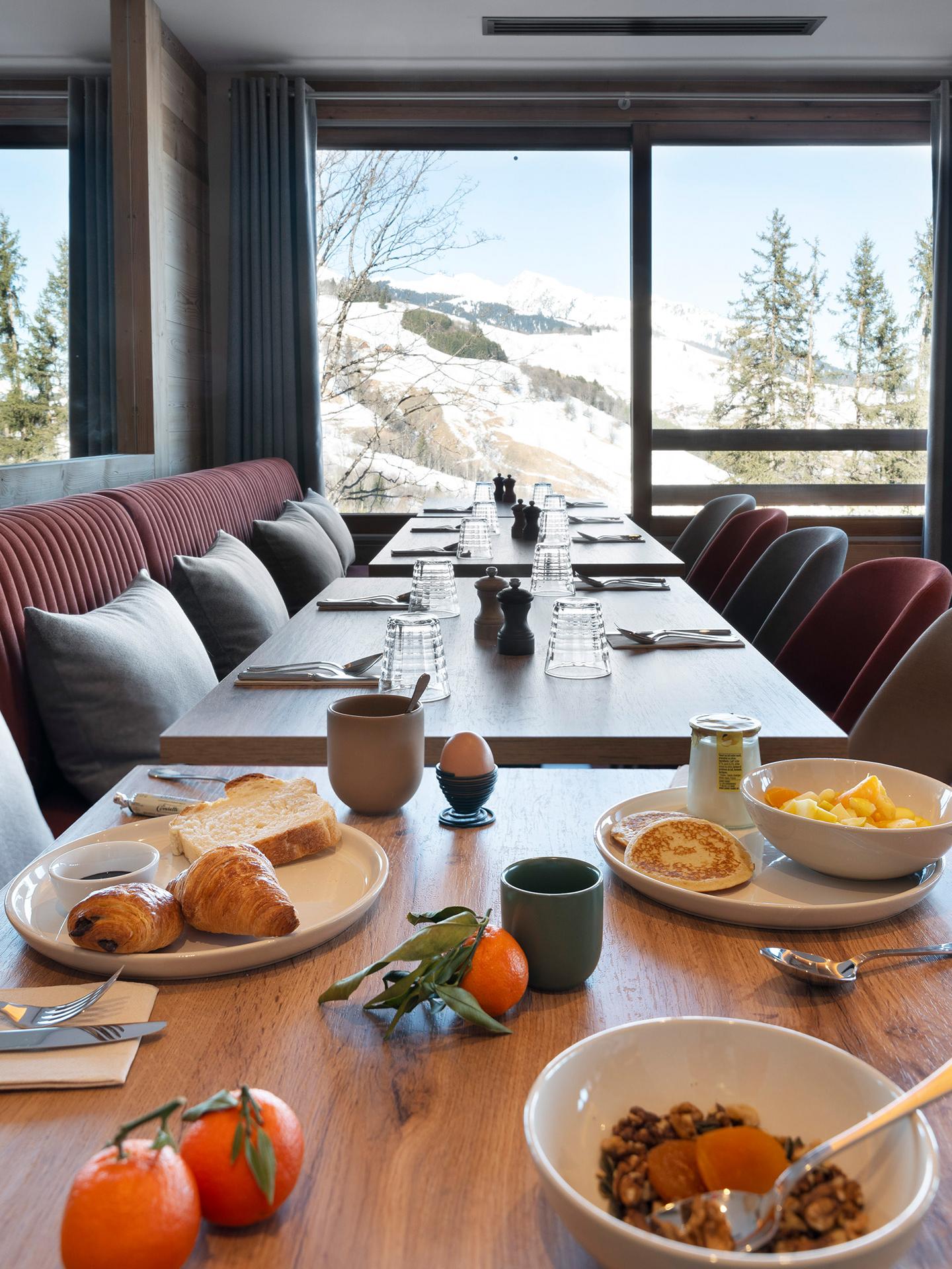 Akoya - Valmorel - Petit-déjeuner avec vue