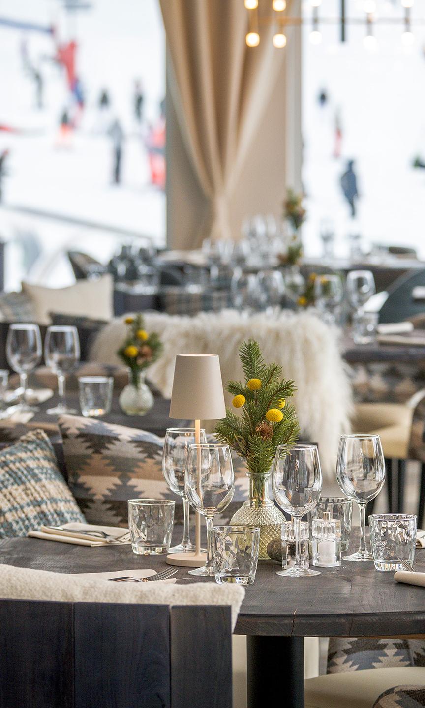 Tables du restaurant Le Bauhaus à Flaine - Hôtel & Résidence Alhéna