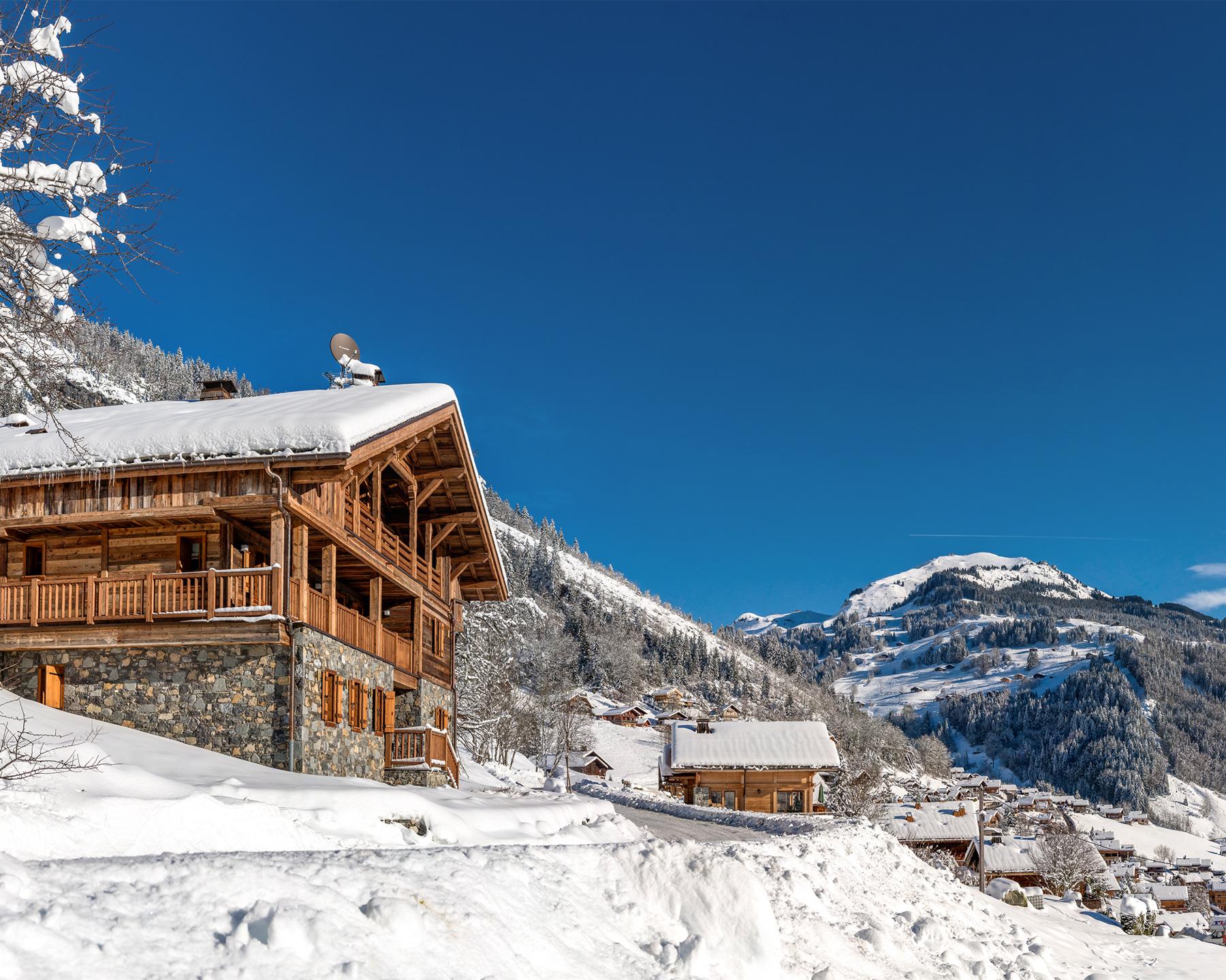 La Ferme de Juliette - Le Grand-Bornand - Vue de profil de l'extérieur